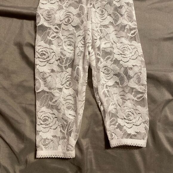 Creations of Grace 0-9M Baby Girl Newborn Prop Lace Pants - Picture 2 of 4